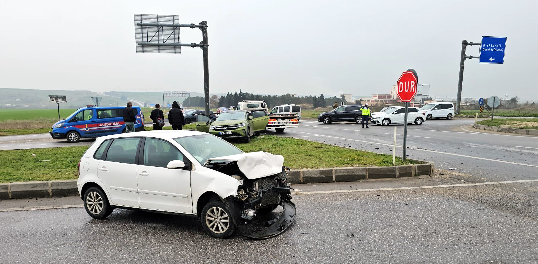 Edirne'de trafik kazası: 2'si bebek 7 kişi yaralandı