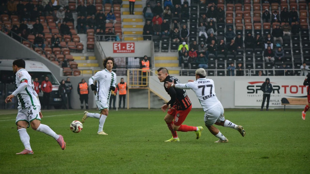 Arca Çorum FK Sakaryaspor Karşısında 2 Golle Güldü