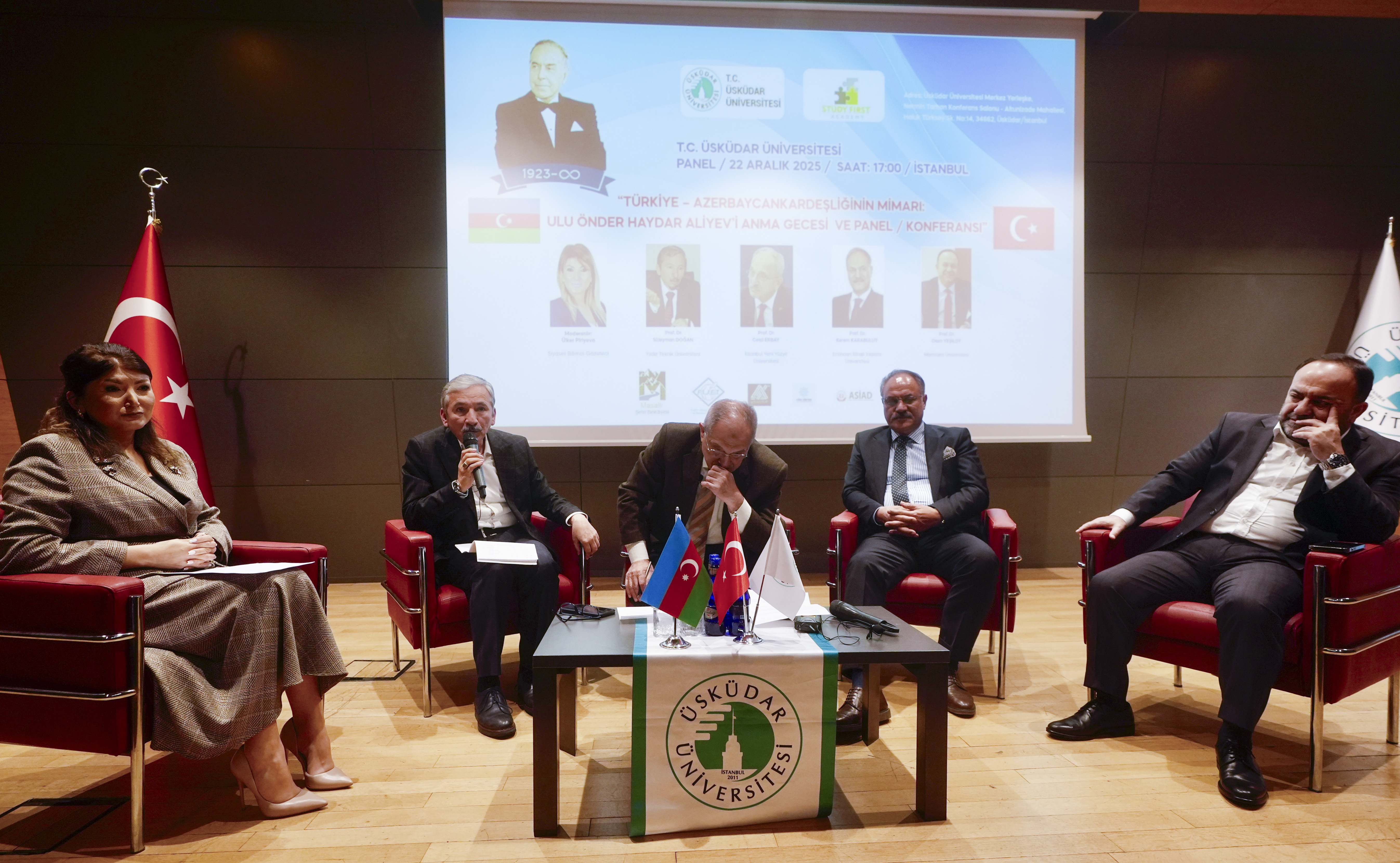 Haydar Aliyev, Üsküdar Üniversitesi'nde düzenlenen programla anıldı