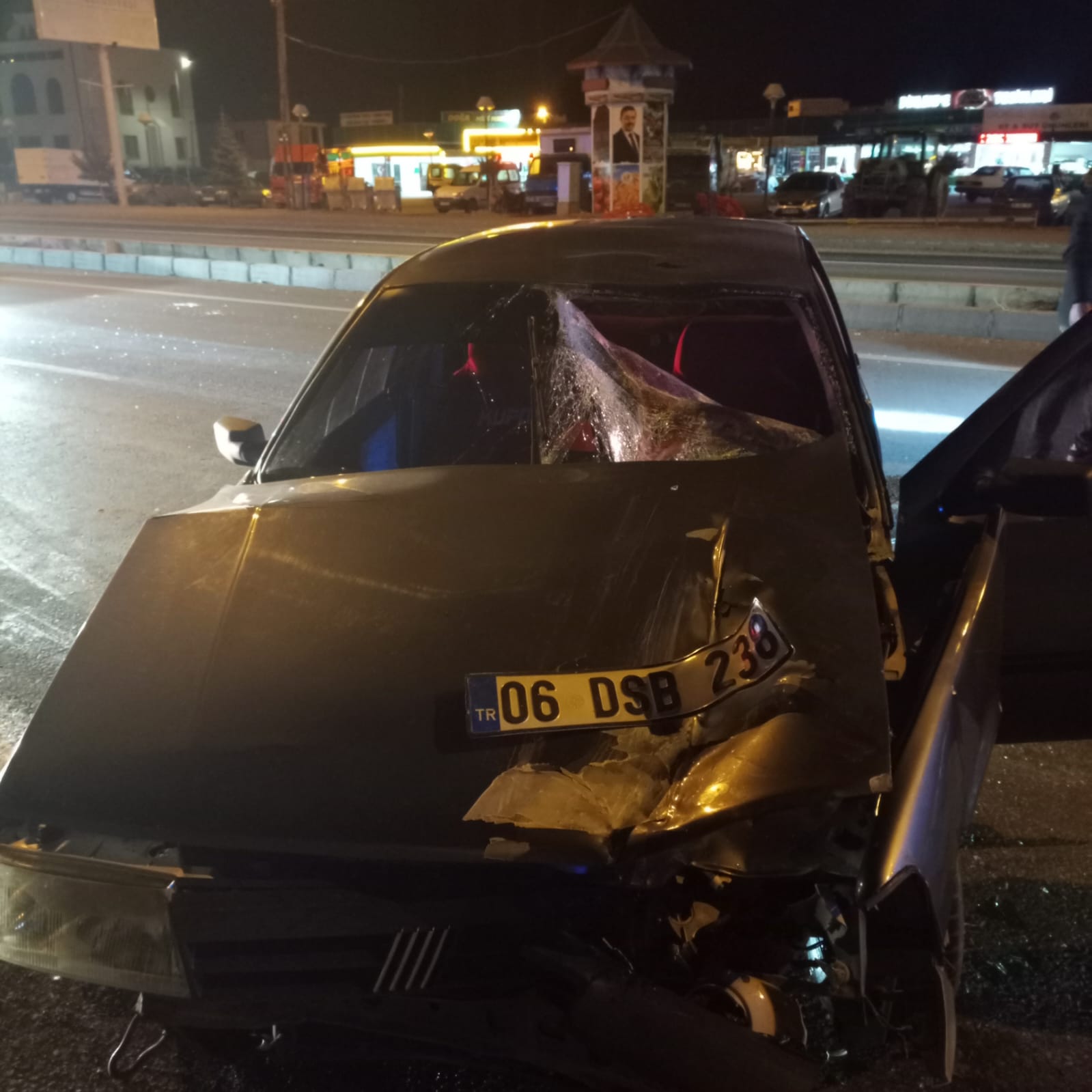 Kayseri'de otomobilin yayaya çarpması sonucu 2 kişi yaralandı
