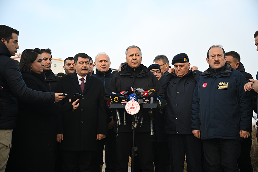 Bakan Yerlikaya: Olay yerinde ses kayıt cihazı ve karakutu bulundu