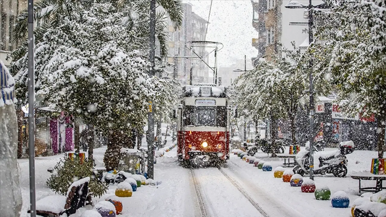 Meteorolojiden İstanbul için karla karışık yağmur ve soğuk hava uyarısı