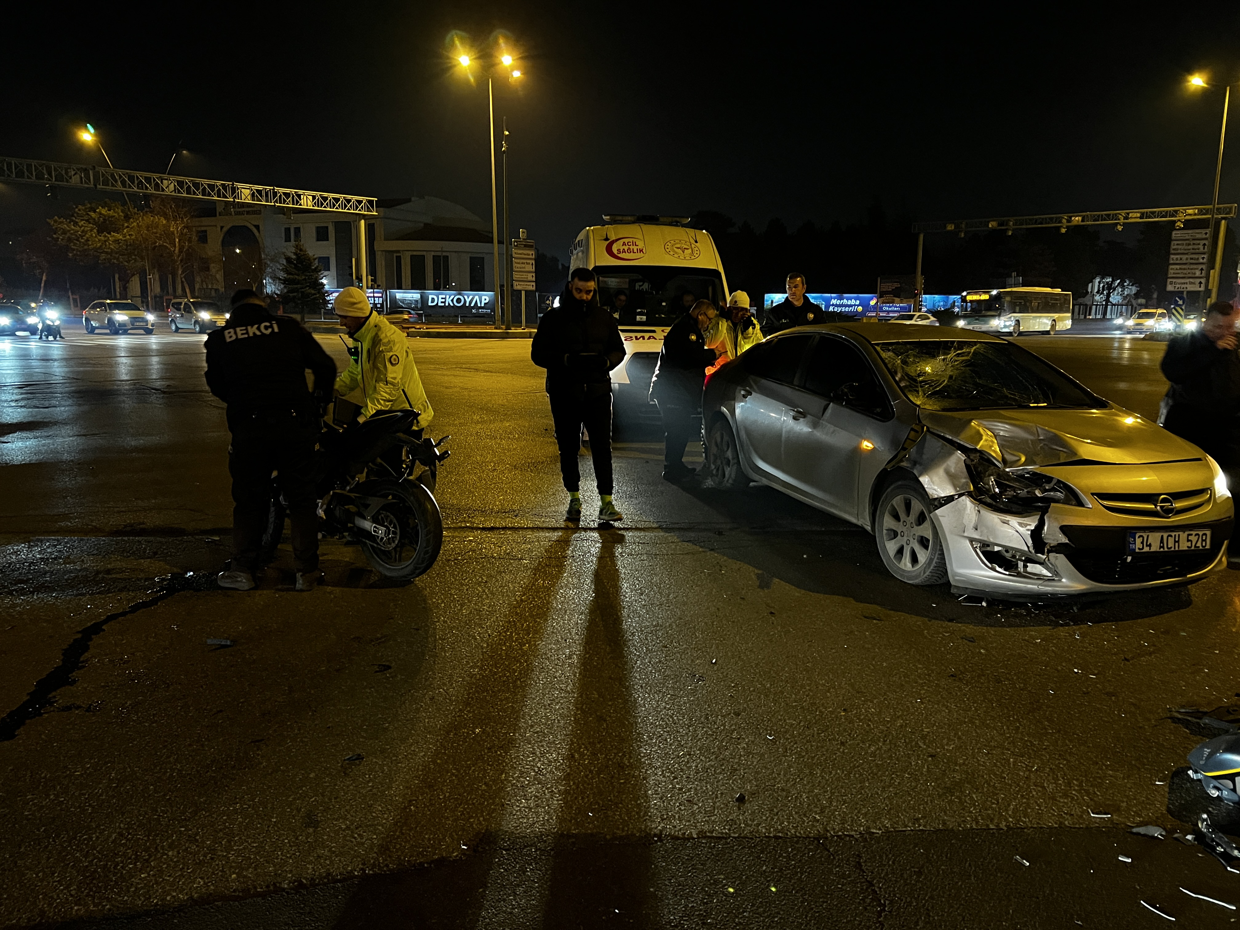 Kayseri'de motosiklet ile otomobil çarpıştı: 1 yaralı