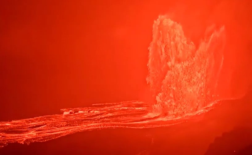 Dünyanın en aktif Yanardağ yine kükredi: Kilauea 1 yılda 39'uncu patlama!