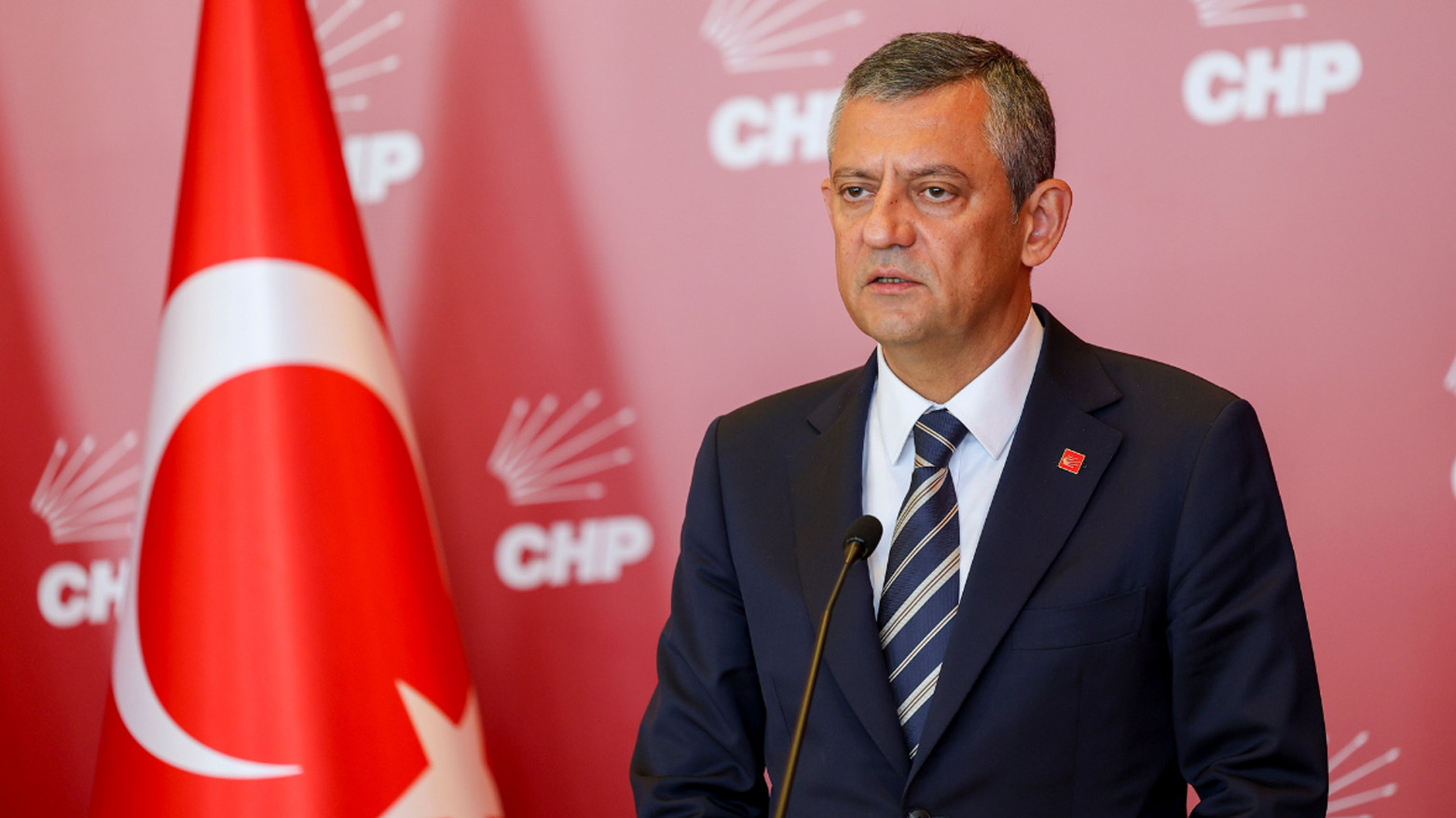 CHP Genel Başkanı Özel, Suriye'de camiye yönelik saldırıyı kınadı