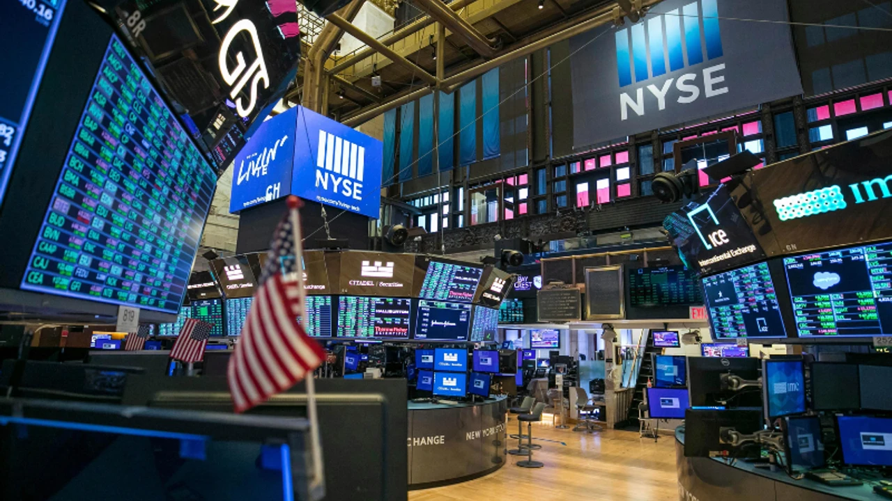 New York borsası haftanın son işlem gününde yatay seyirle kapandı