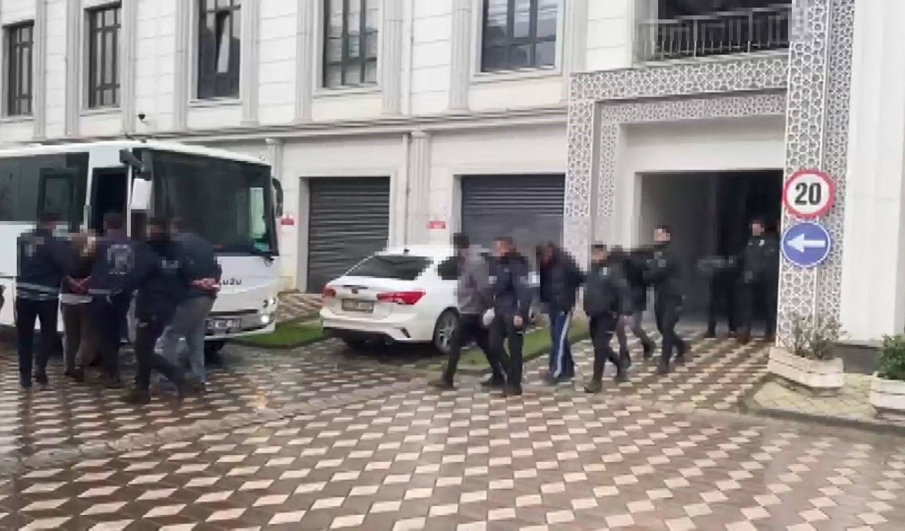 Kocaeli merkezli fuhuş operasyonunda 10 kişi tutuklandı
