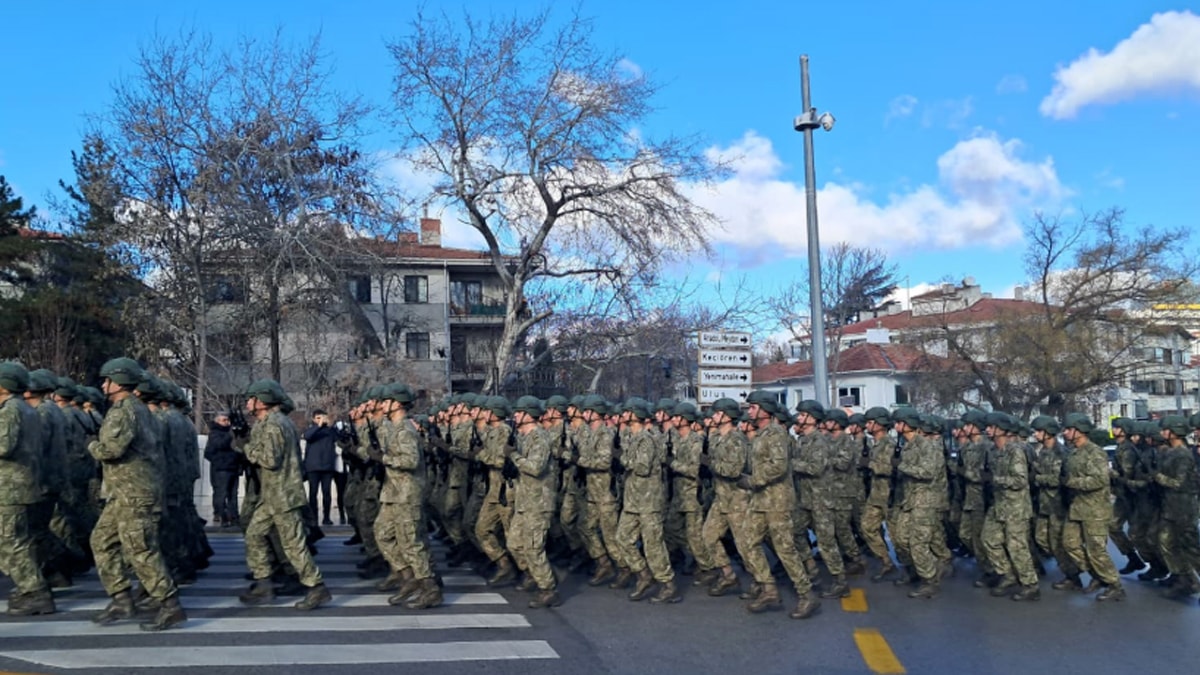 Atatürk'ün Ankara'ya gelişinin 106'ncı yılı dolayısıyla 'Atatürk Garnizon Koşusu' yapıldı