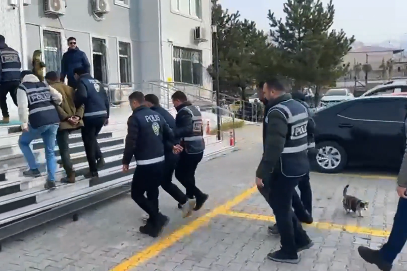Ağrı'da son bir ayda kesinleşmiş hapis cezasıyla aranan 34 hükümlü yakalandı