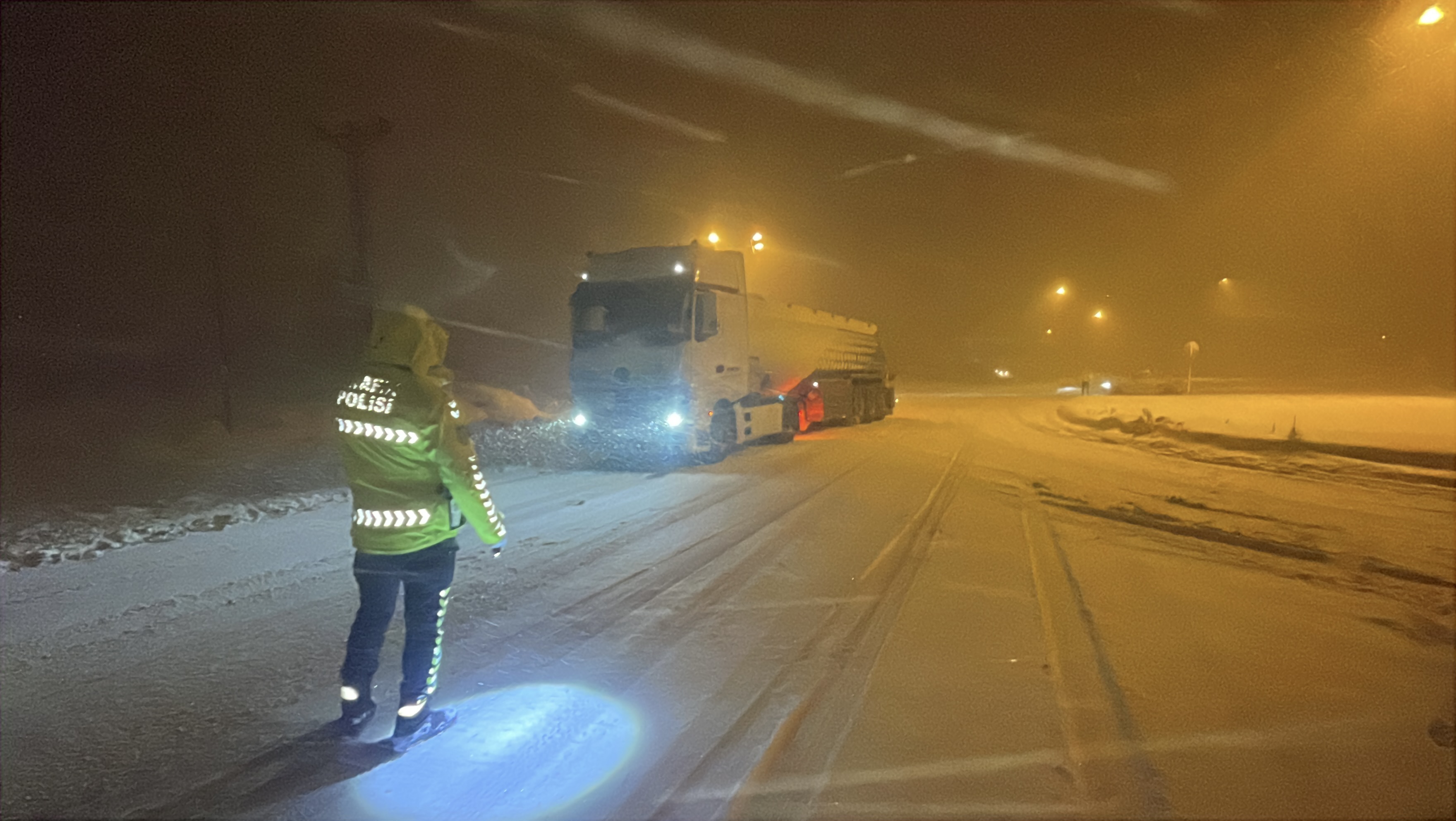 Bolu Dağı'nda ağır tonajlı araçların geçişine izin verilmiyor