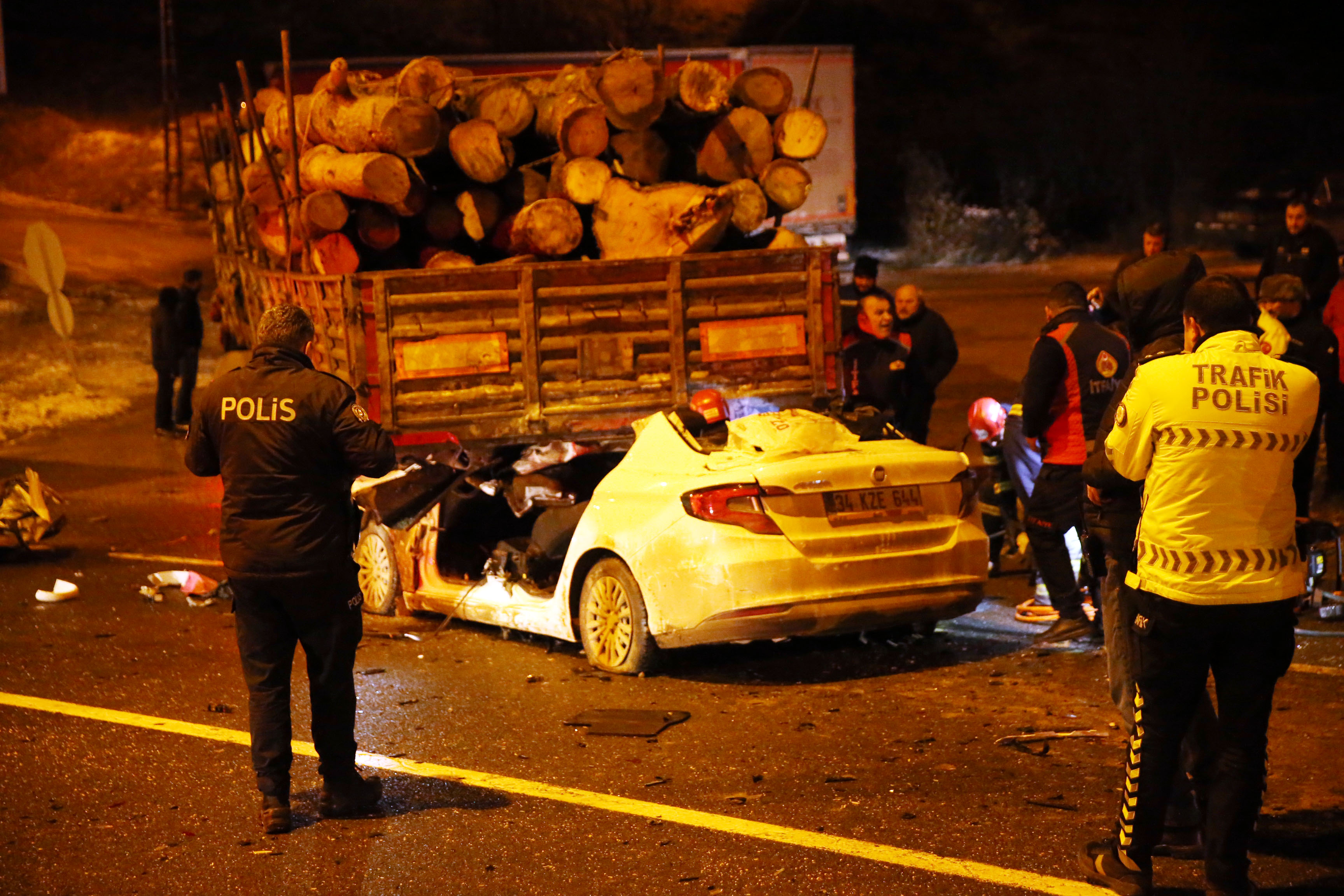 Kastamonu'da feci kaza: 1 kişi öldü 2 kişi yaralandı