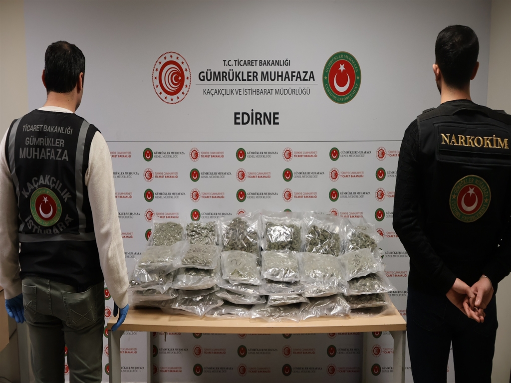 Gümrüklerde uyuşturucu operasyonu: 1 milyar 26 milyon TL 