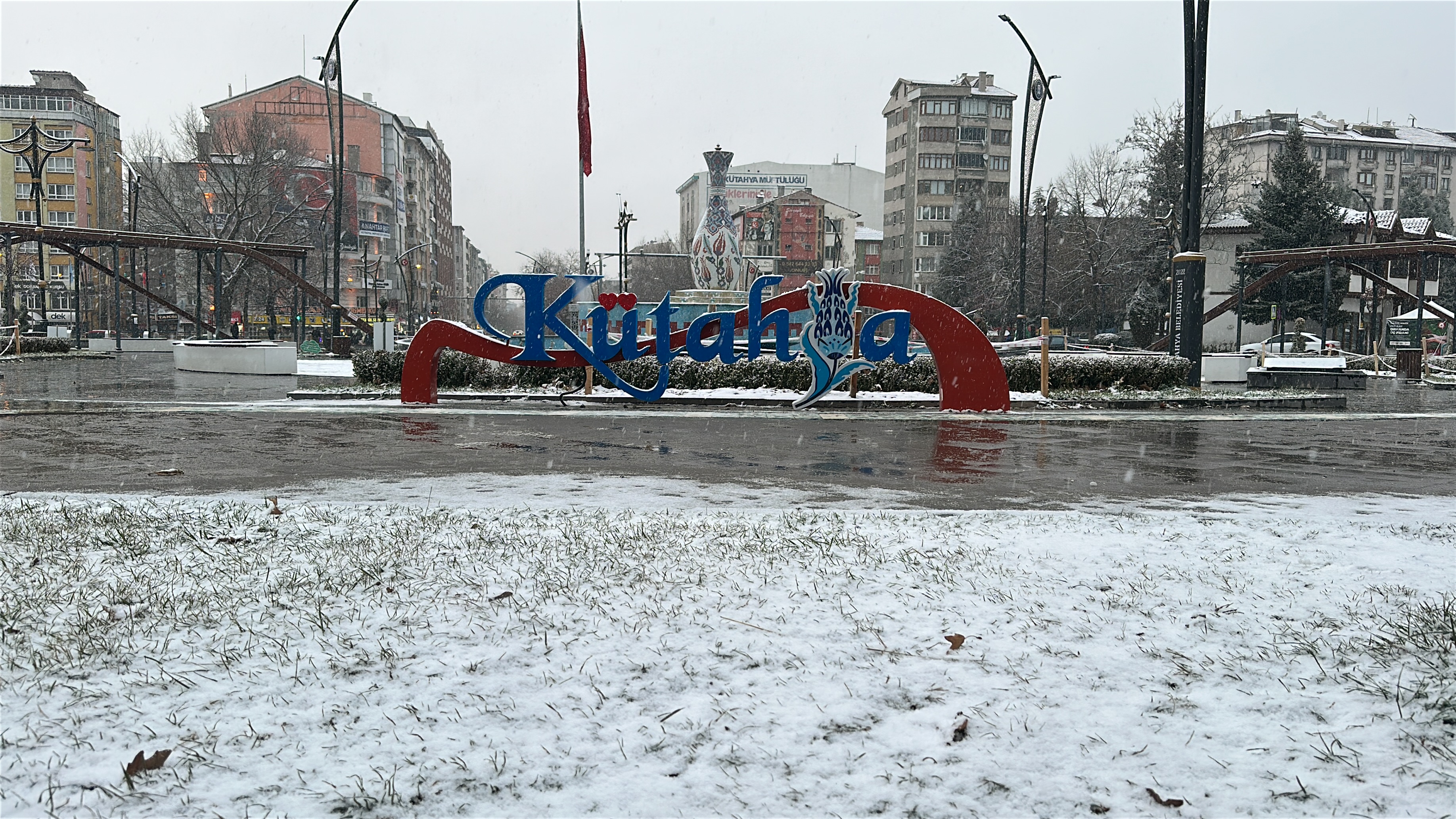 Kütahya'da kar yağışı etkili oldu