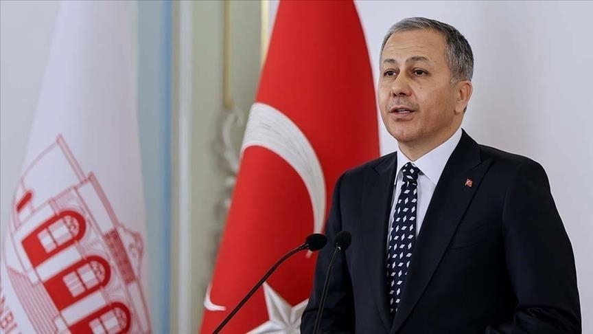 İçişleri Bakanı Yerlikaya, yılbaşında 325 bin 267 personelin görevlendirildiğini bildirdi