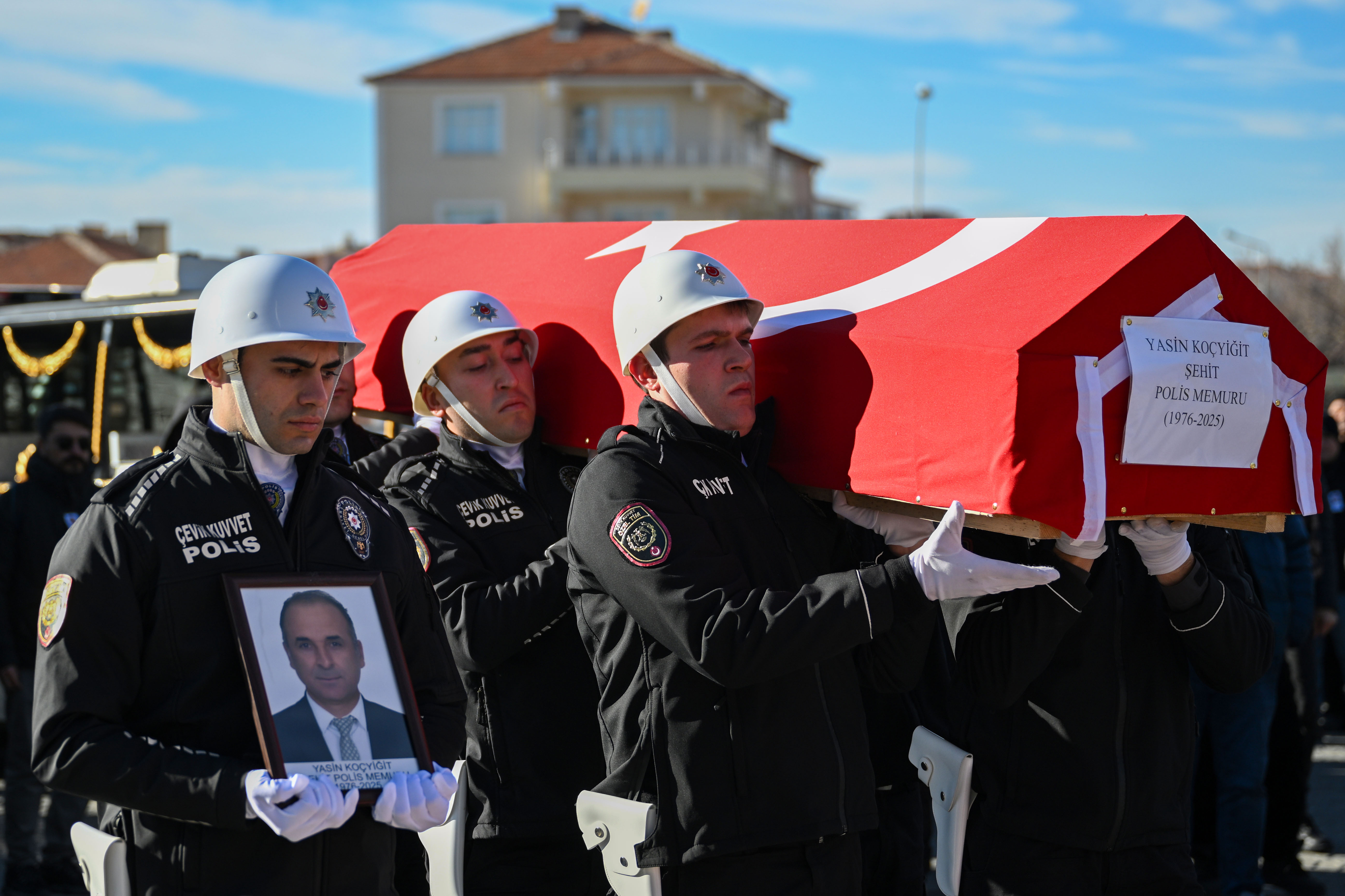 Şehit Polis Memuru Yasin Koçyiğit, Ankara'da son yolculuğuna uğurlandı
