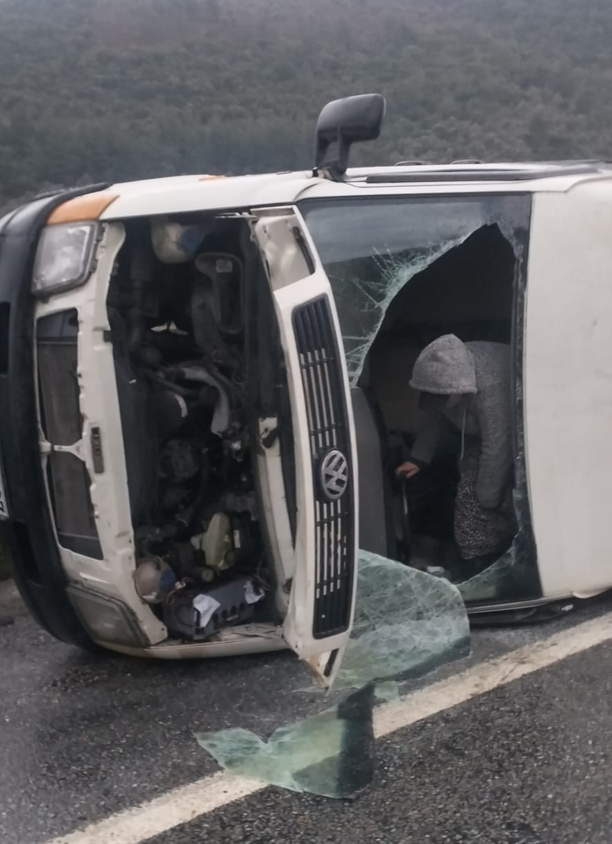 Aydın'da devrilen işçi servisindeki 6 kişi yaralandı