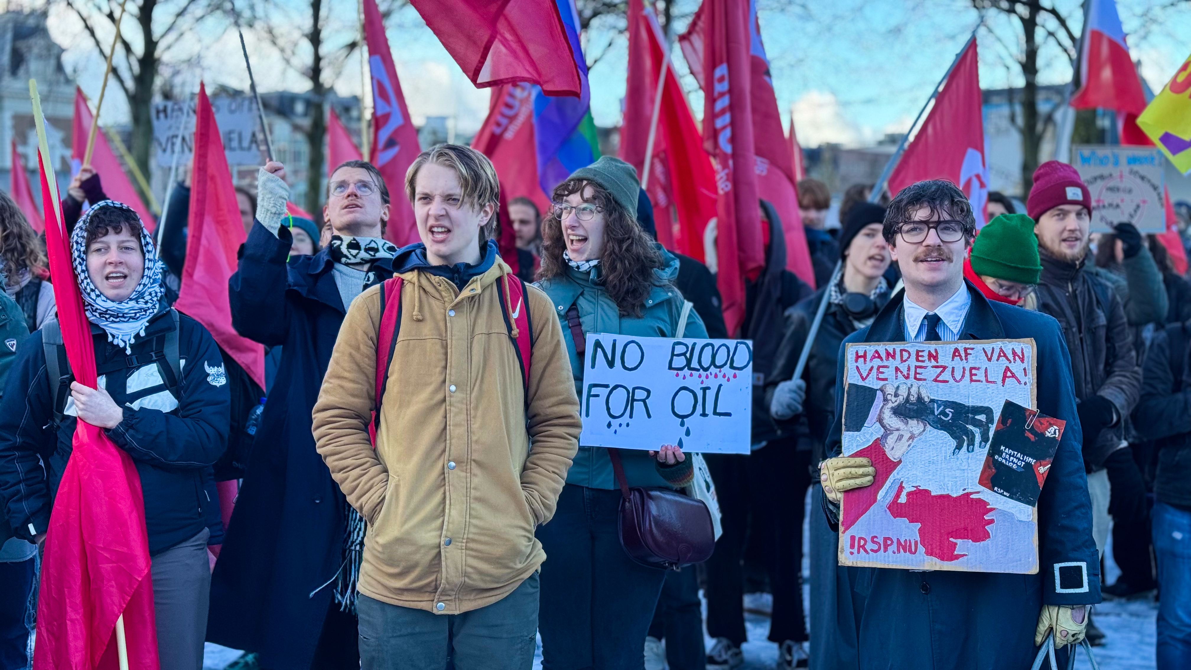Hollanda'da ABD'nin Venezuela Müdahalesi Protesto Edildi