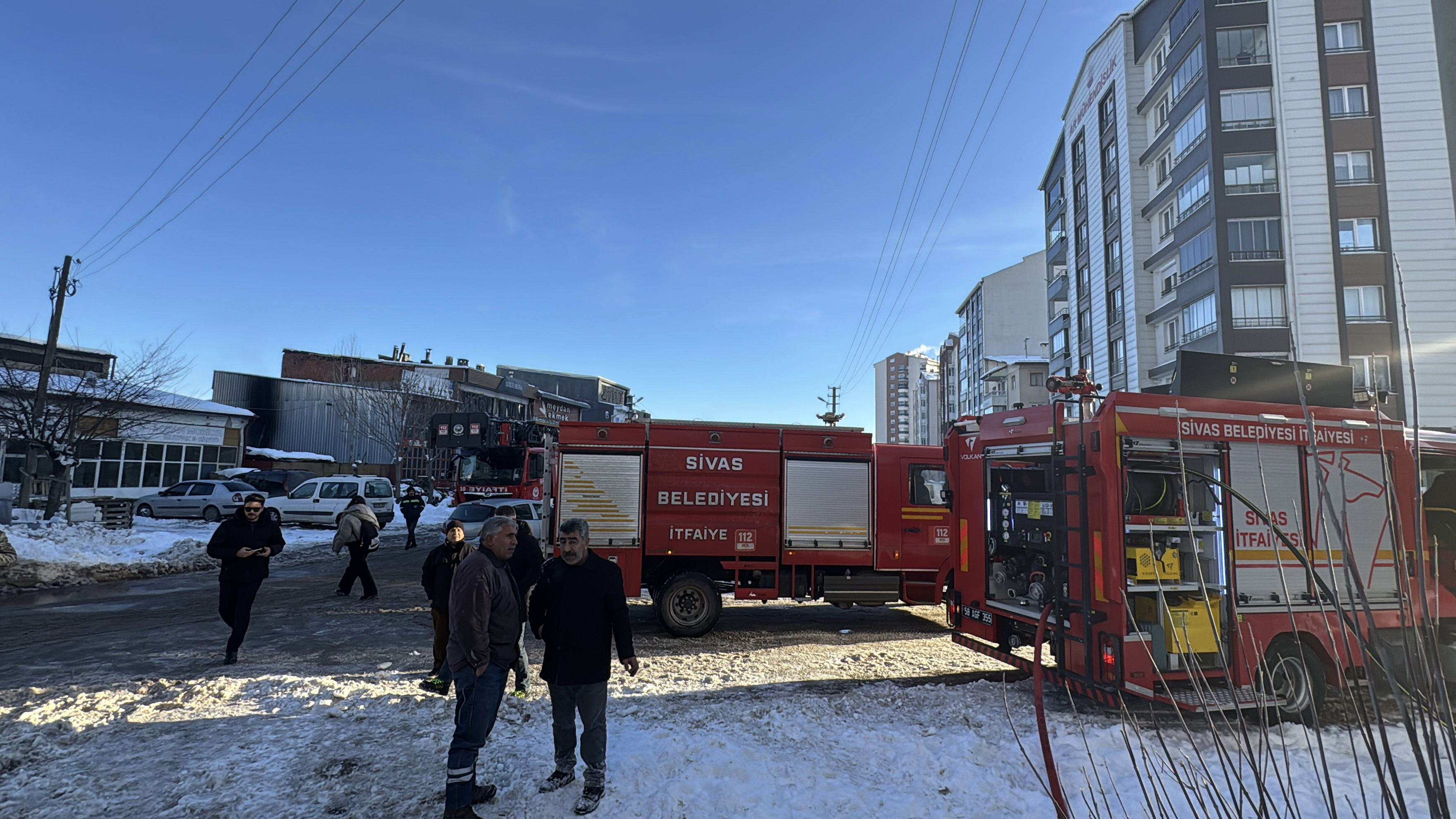 Sivas'ta evde çıkan yangında 90 yaşındaki kişi ağır yaralandı