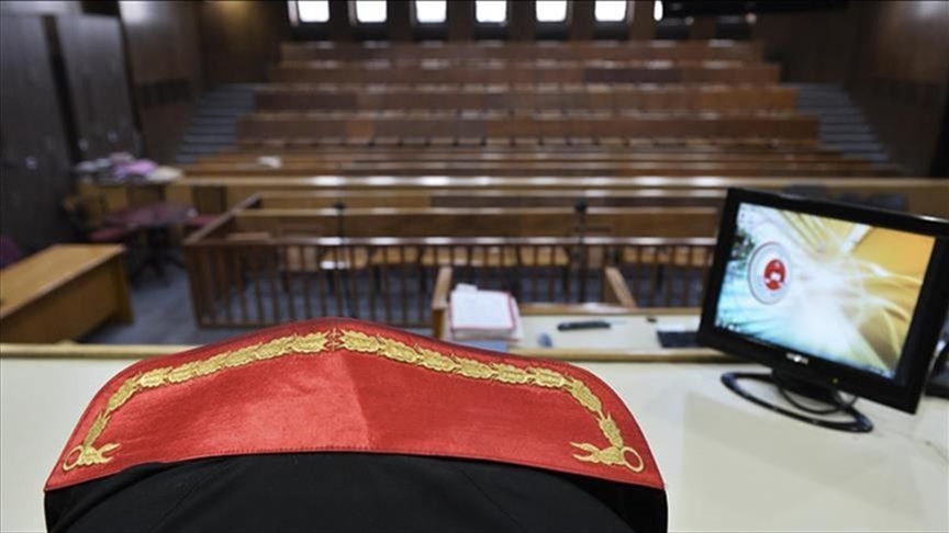 İzmir'de Yolsuzluk Davasında Mahkemeden Ara Karar