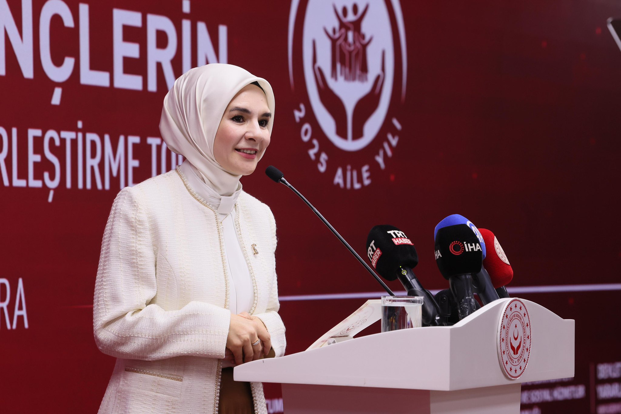 15 yaş altına sosyal medya yasağı düzenlemesi ay sonunda Meclis'te!