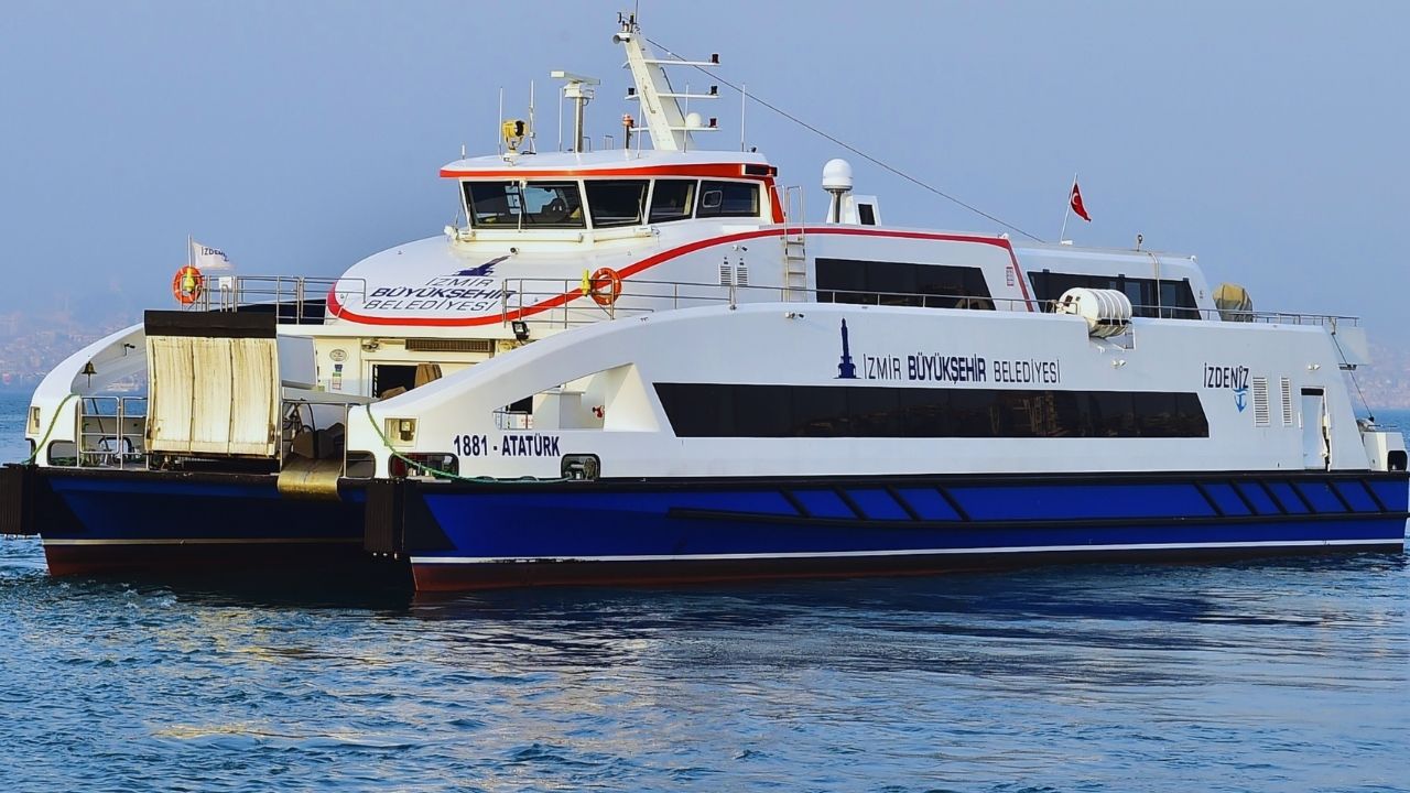 İzmir'de fırtına alarmı! Vapur seferleri iptal edildi 
