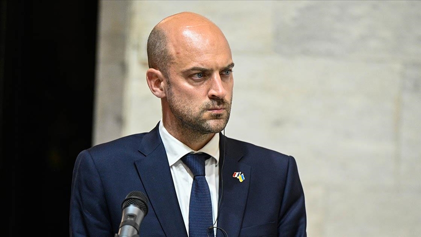 Fransa'dan ABD'ye Grönland Resti: 'Satılık değil'
