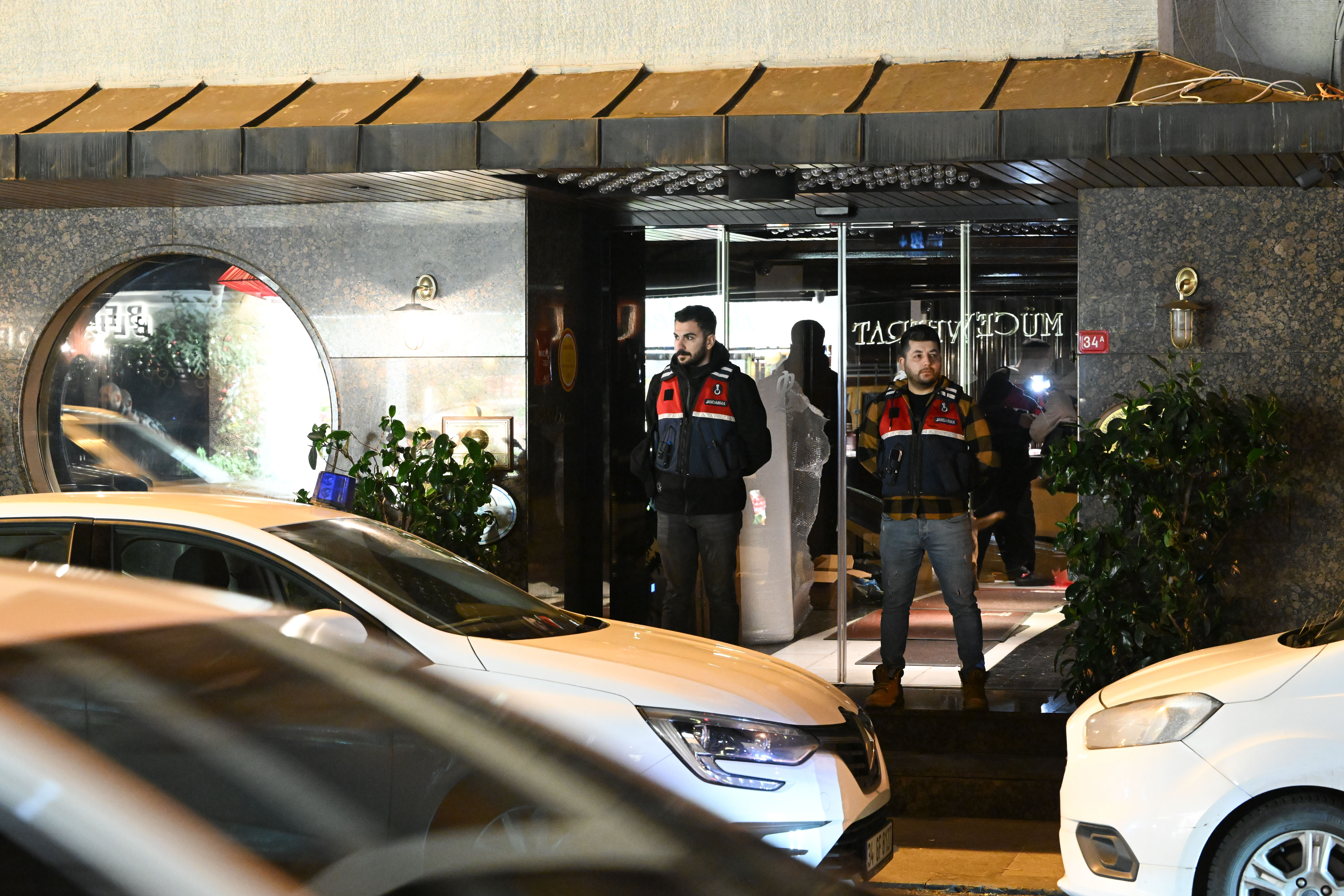 İstanbul'da Uyuşturucu Soruşturması Derinleşiyor: Bebek'teki Otel Yeniden Arandı