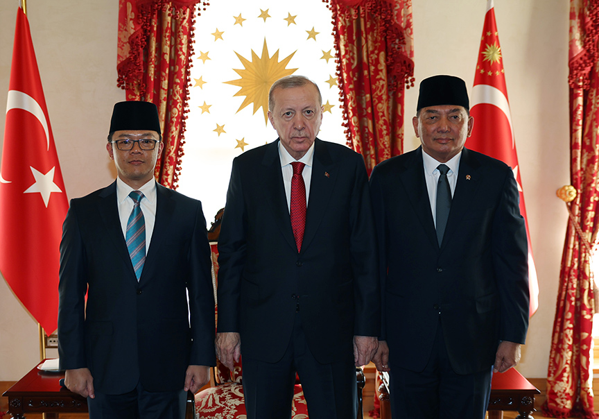 Cumhurbaşkanı Erdoğan Endonezya heyetini Dolmabahçe'de kabul etti