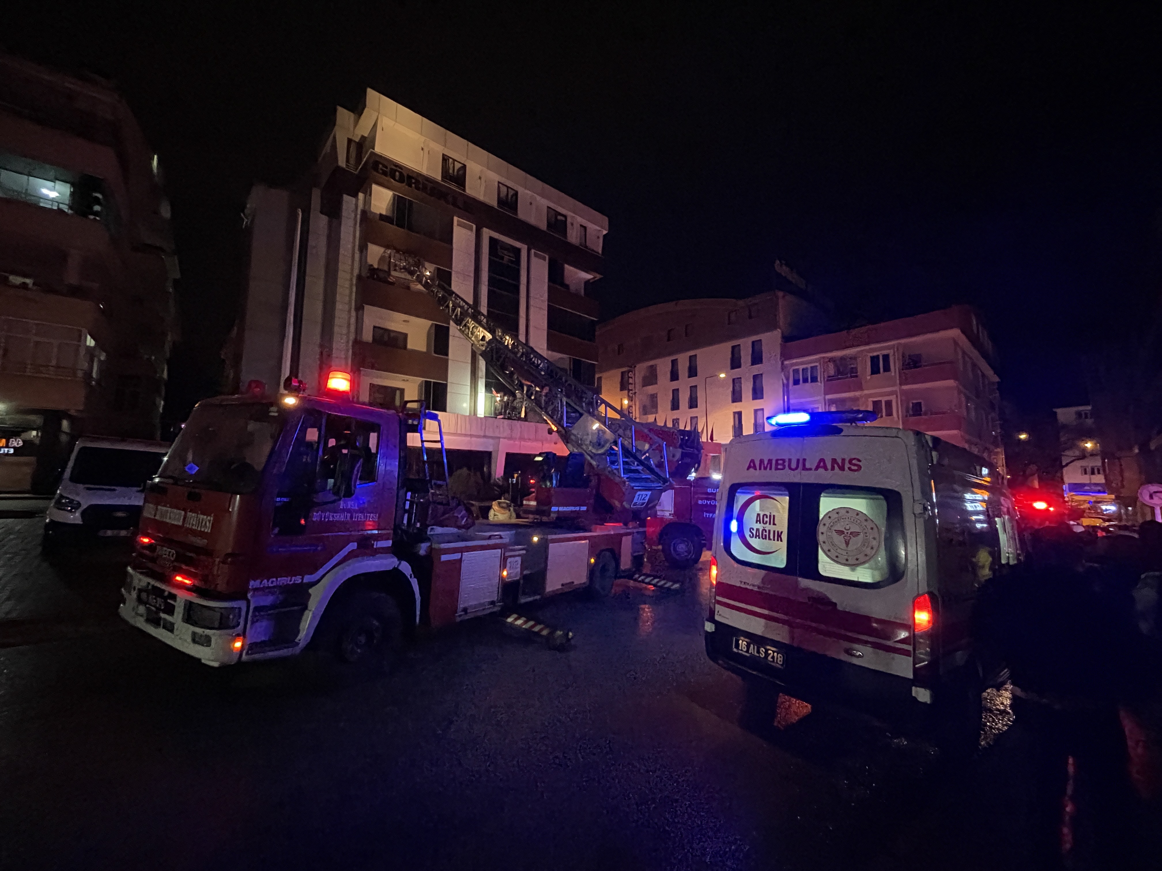Bursa'da Gece Saatlerinde Otelde Yangın Paniği