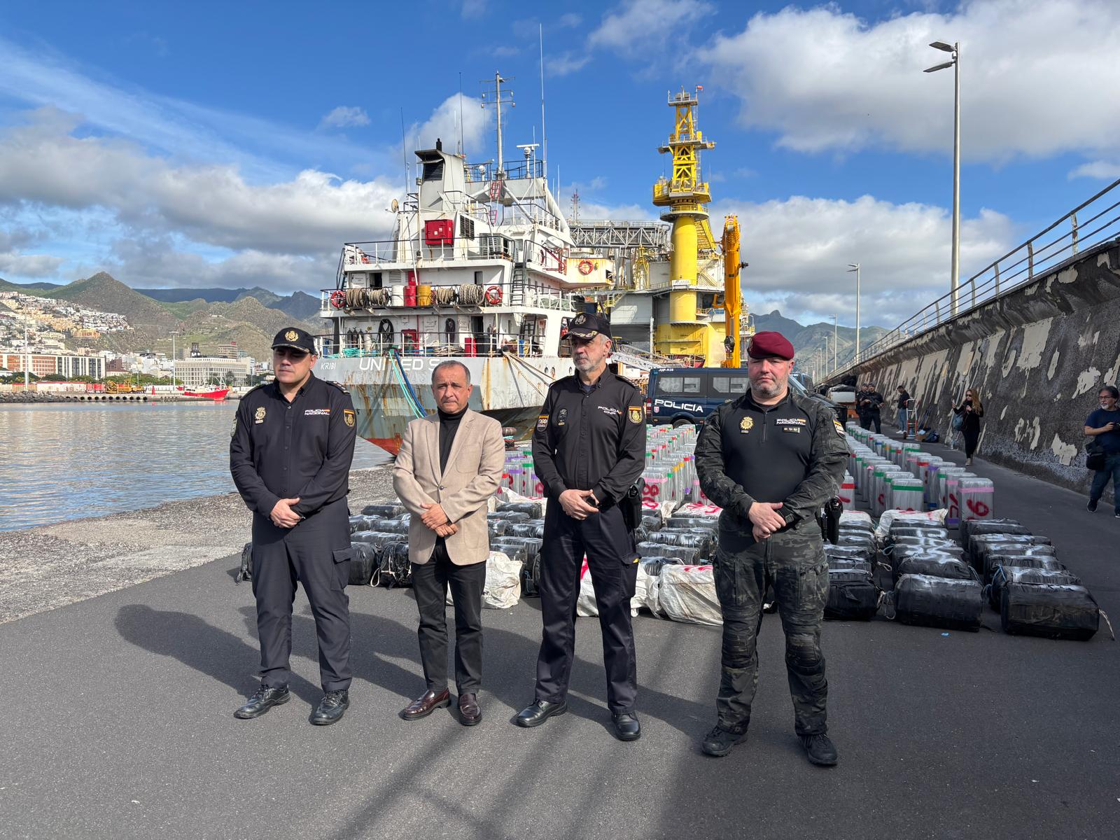 İspanya'da polis, Atlantik Okyanusu'ndaki gemide 10 ton kokain ele geçirdi