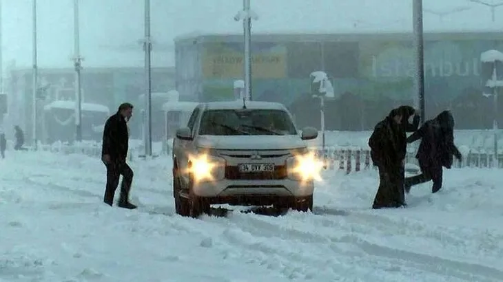 Muş'ta olumsuz hava koşulları nedeniyle eğitime 1 gün ara verildi