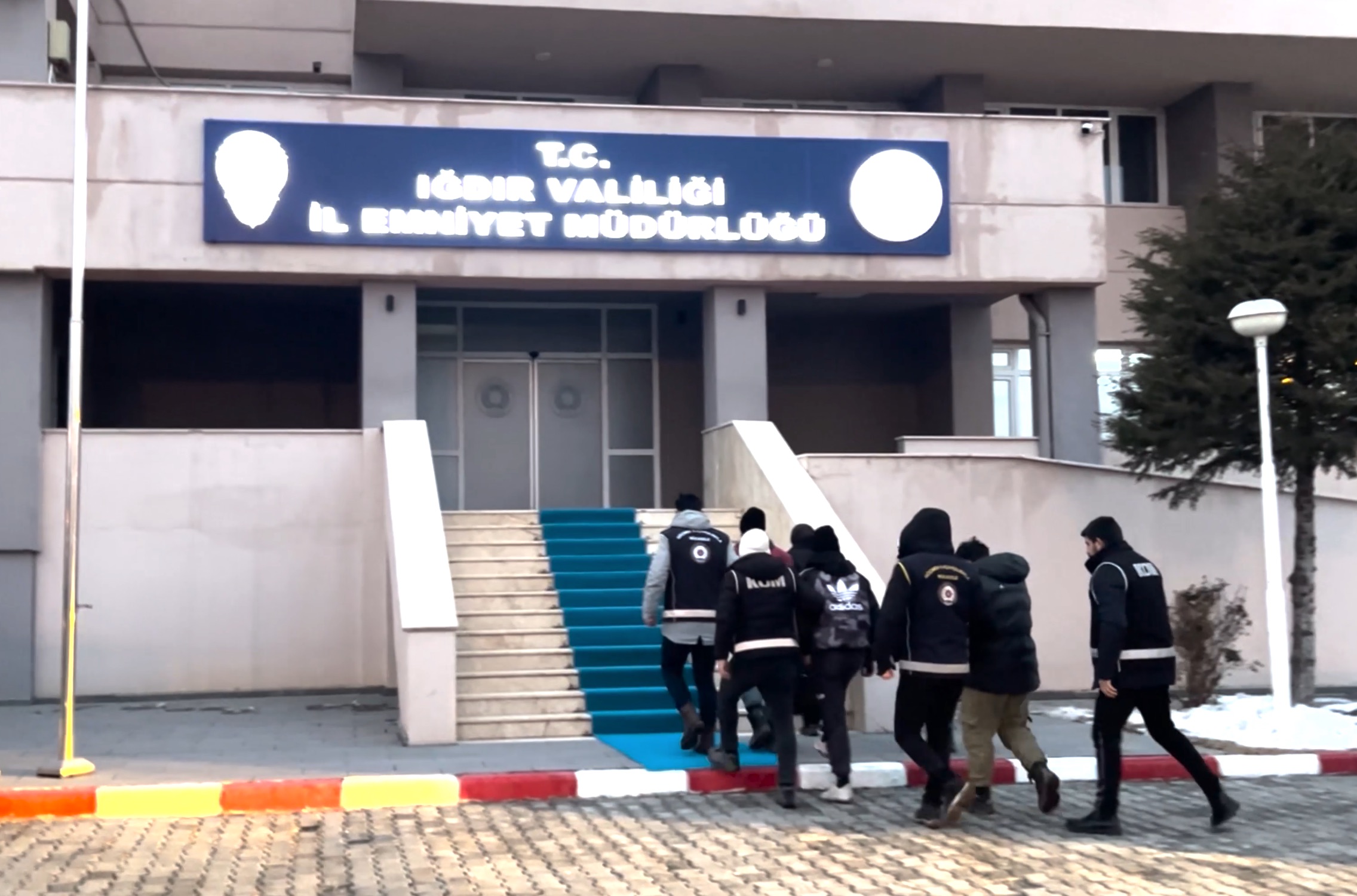 Iğdır'da Göçmen Kaçakçılığı Operasyonu: 5 Düzensiz Göçmen Yakalandı