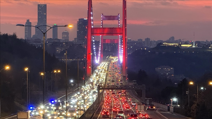 İstanbul'da Trafik Felç! Yoğunluk Yüzde 85'e Yükseldi
