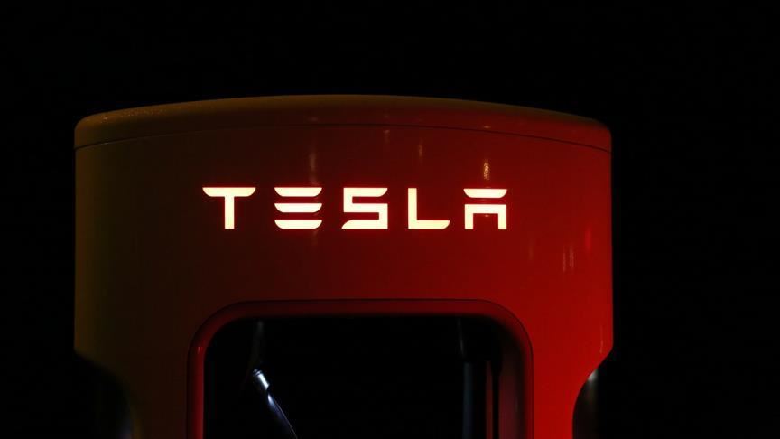 Tesla Hisselerinde Düşüş: Musk'ın Abonelik Kararı Borsayı Vurdu