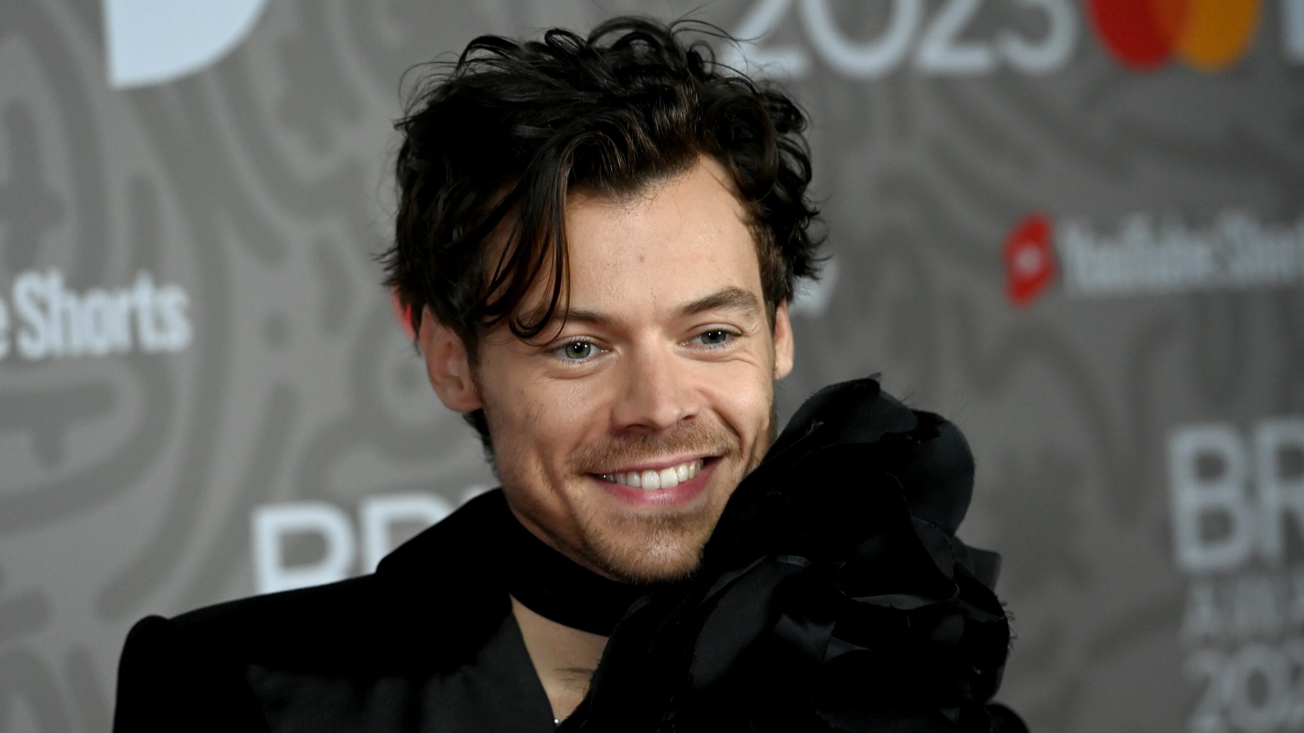 Harry Styles Yeni Albümünü Duyurdu: Çıkış Tarihi 6 Mart