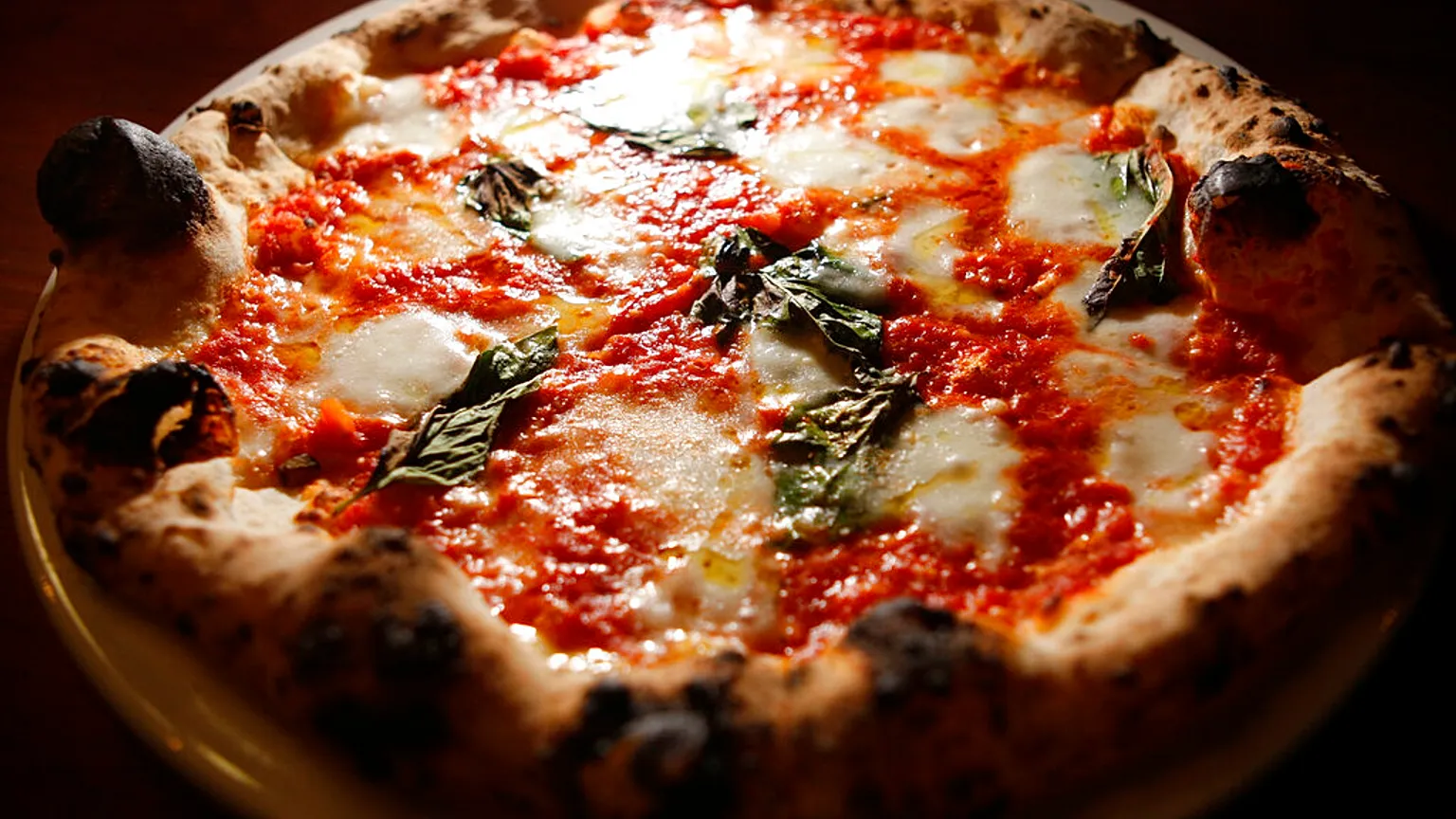 İtalyanların dünyaca ünlü yemeği: Pizza