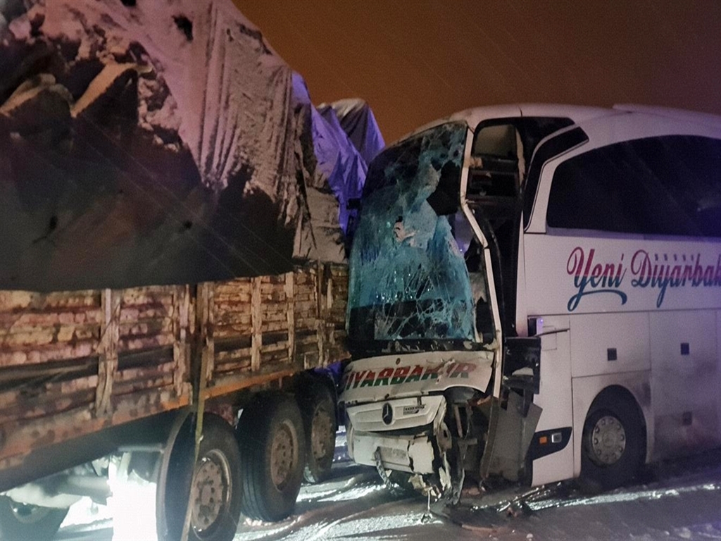 Bingöl'de otobüs kazası: Buzlanma faciaya yol açtı
