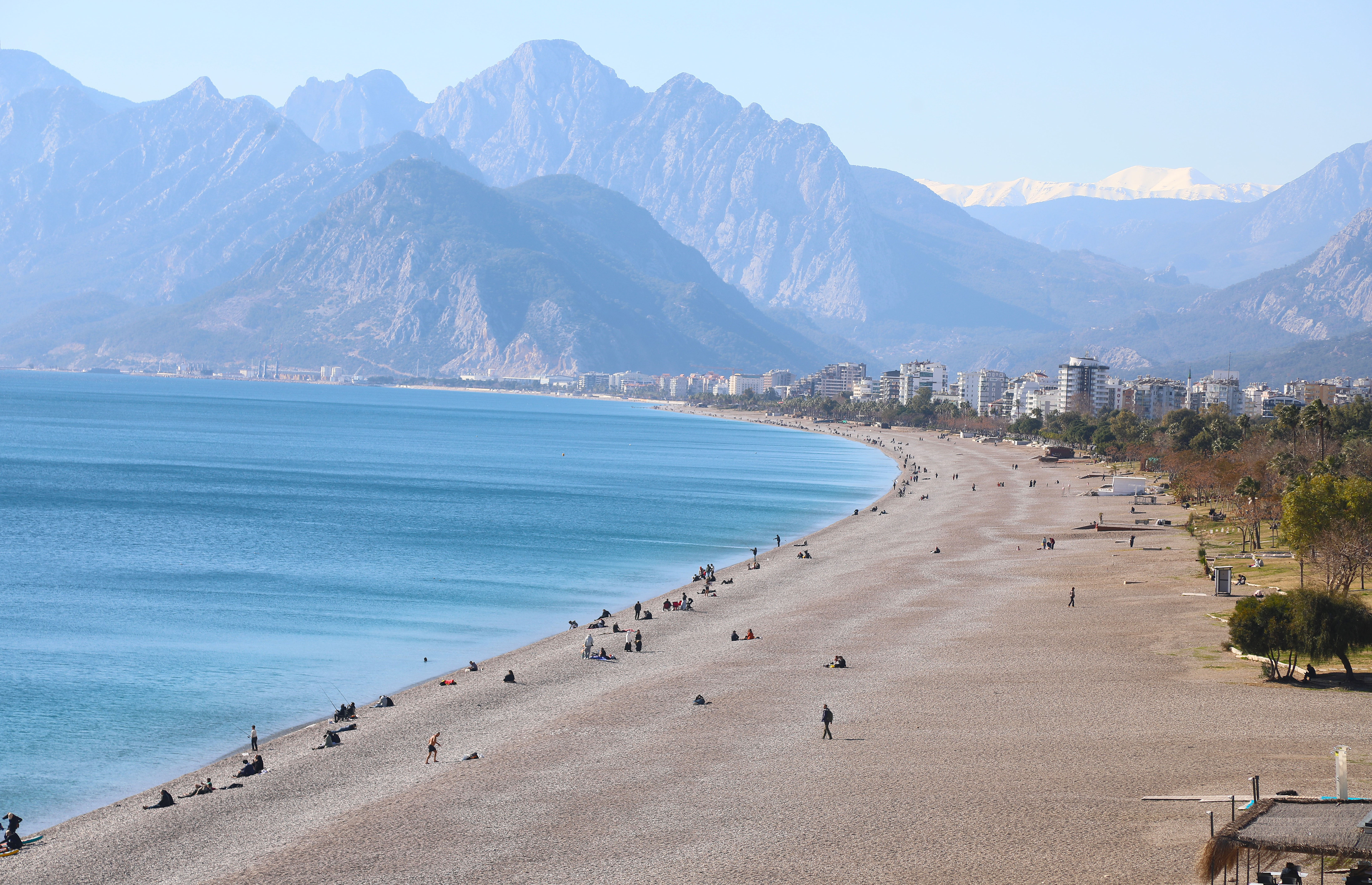 Antalya'da Deniz Suyu Hava Sıcaklığını Geçti