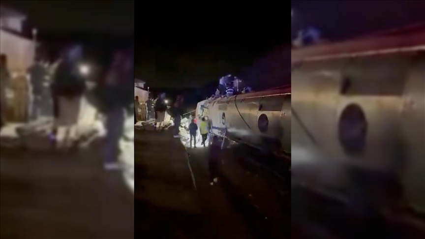İspanya'da tren kazası: Endülüs'te iki hızlı tren raydan çıktı