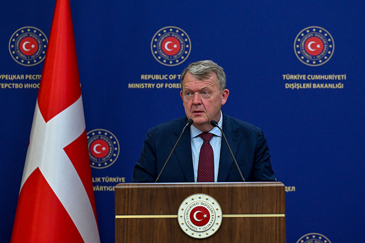 Grönland krizi büyüyor: Danimarka, Trump'a net mesaj verdi
