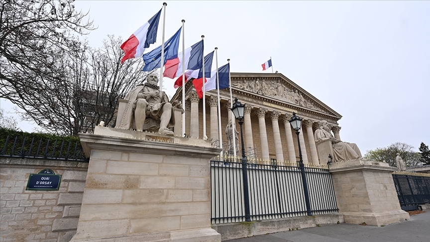 Paris'ten Washington'a tepki: Trump'ın gümrük vergisi tehdidi Barış Kurulu için baskı