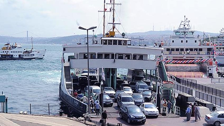 İzmir'de feribot seferleri normale döndü! 