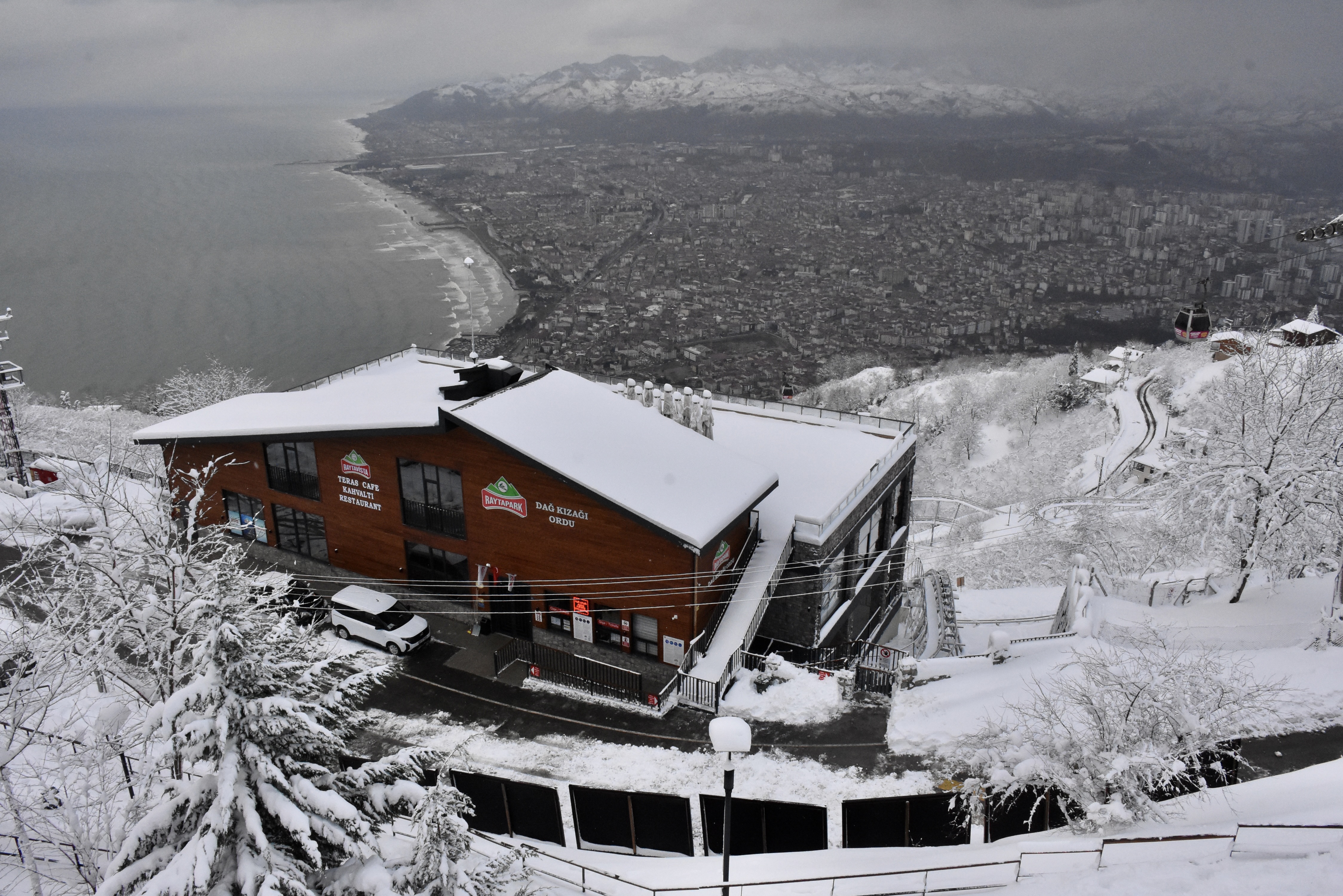 Karadeniz'de Kar Yolları Kapattı! 670 Köye Ulaşılamıyor