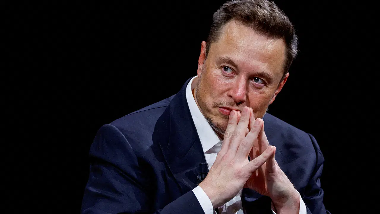 Elon Musk mars planını askıya aldı, yeni rota neresi?