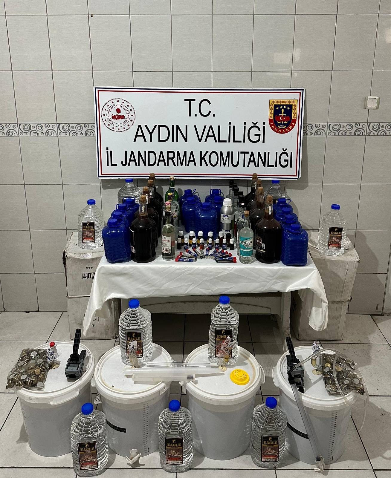 Aydın'da sahte içki operasyonunda 1 kişi gözaltına alındı