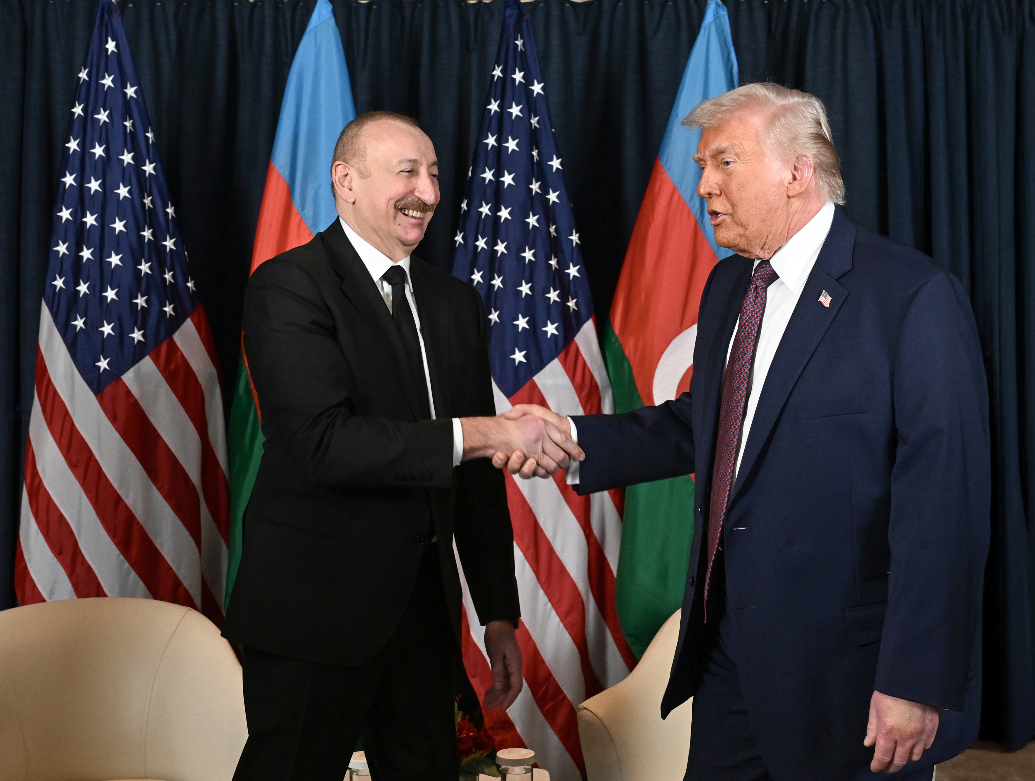 Davos'ta kritik temas: Trump ile Aliyev bir araya geldi