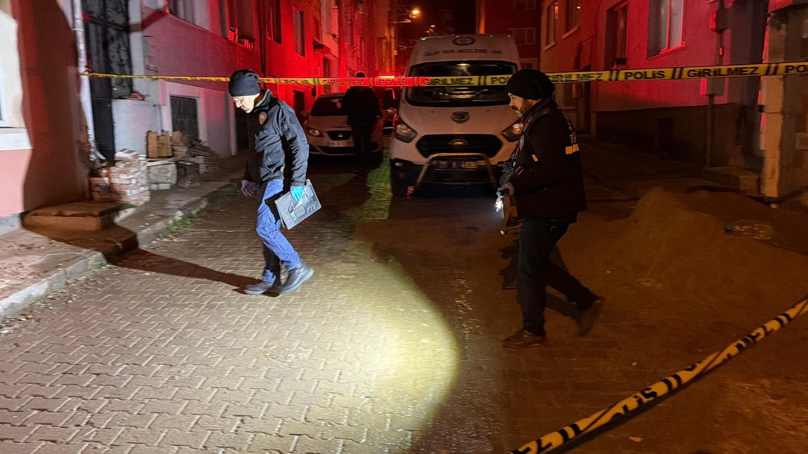 Eskişehir'de 3'üncü kattan düşen kişi ağır yaralandı