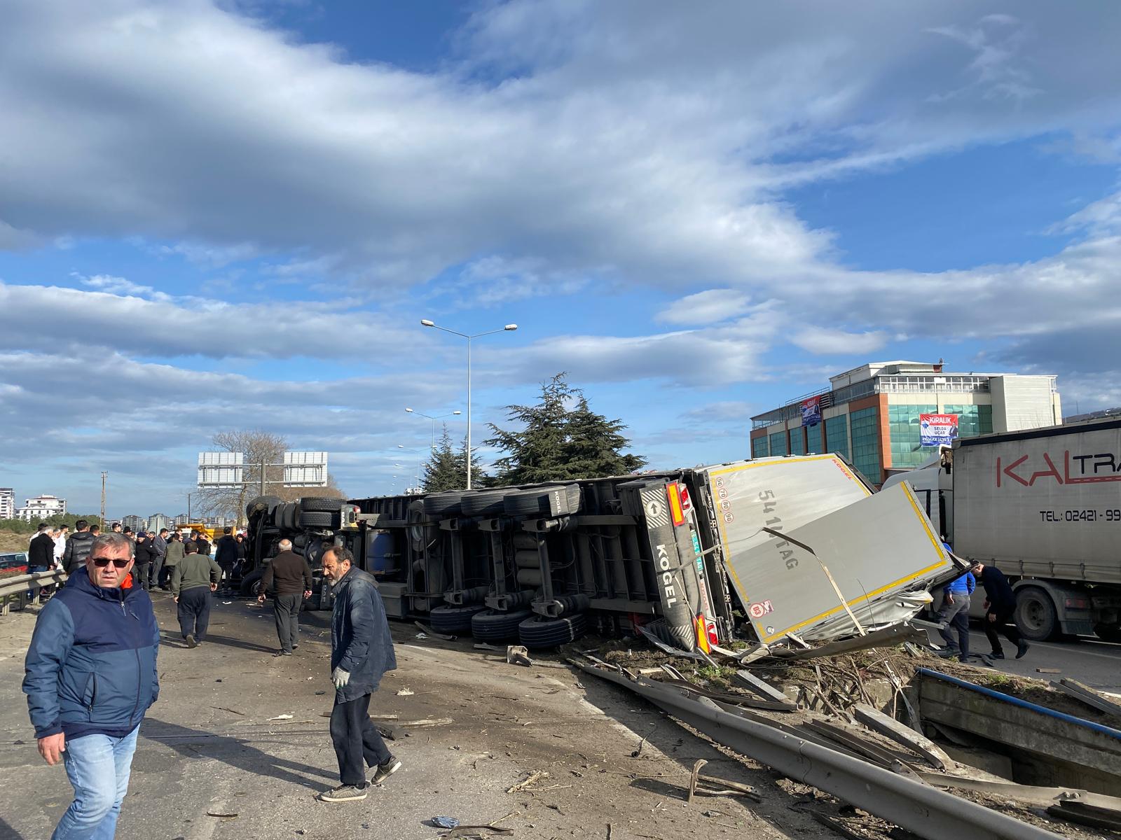 Samsun'da zincirleme kazada 1 kişi öldü 3 kişi yaralandı