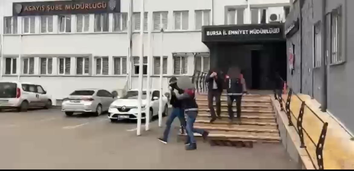 Bursa'da kuyumculara sahte gram altın satan 2 şüpheli yakalandı