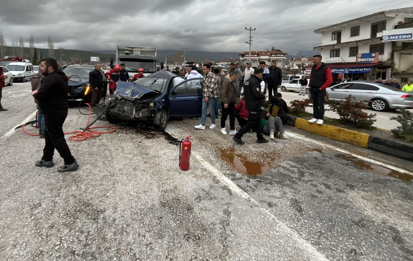 Muğla'da zincirleme kazada 4 kişi yaralandı